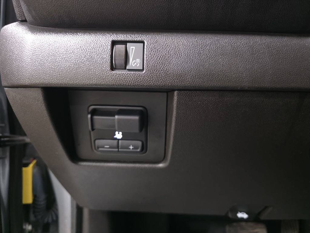 Certified 2023 Chevrolet Colorado Trail Boss w/ Technology Package image 27