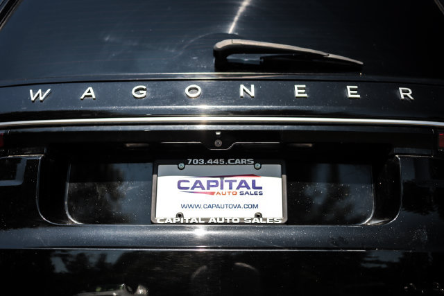 Used 2022 Jeep Wagoneer Series III w/ Premium Group I AWD/4WD image 32