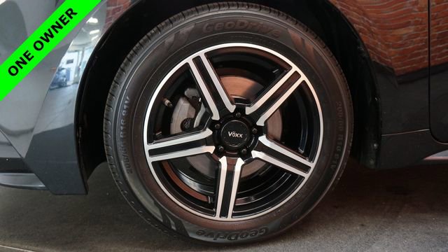 Used 2020 Toyota Corolla LE FWD image 70