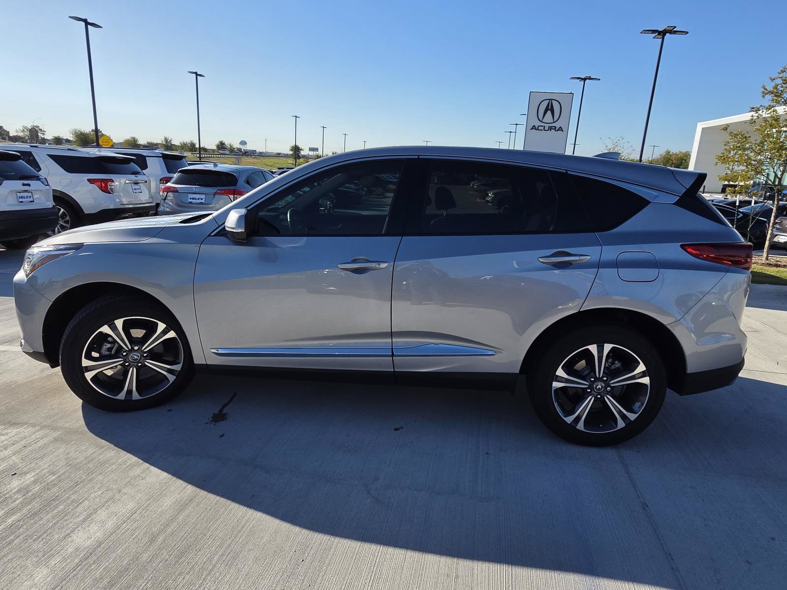 Used 2024 Acura RDX w/ Advance Package AWD/4WD image 3