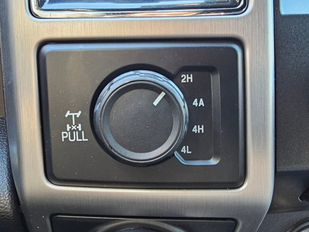 Used 2017 Ford F150 Platinum w/ Technology Package image 14