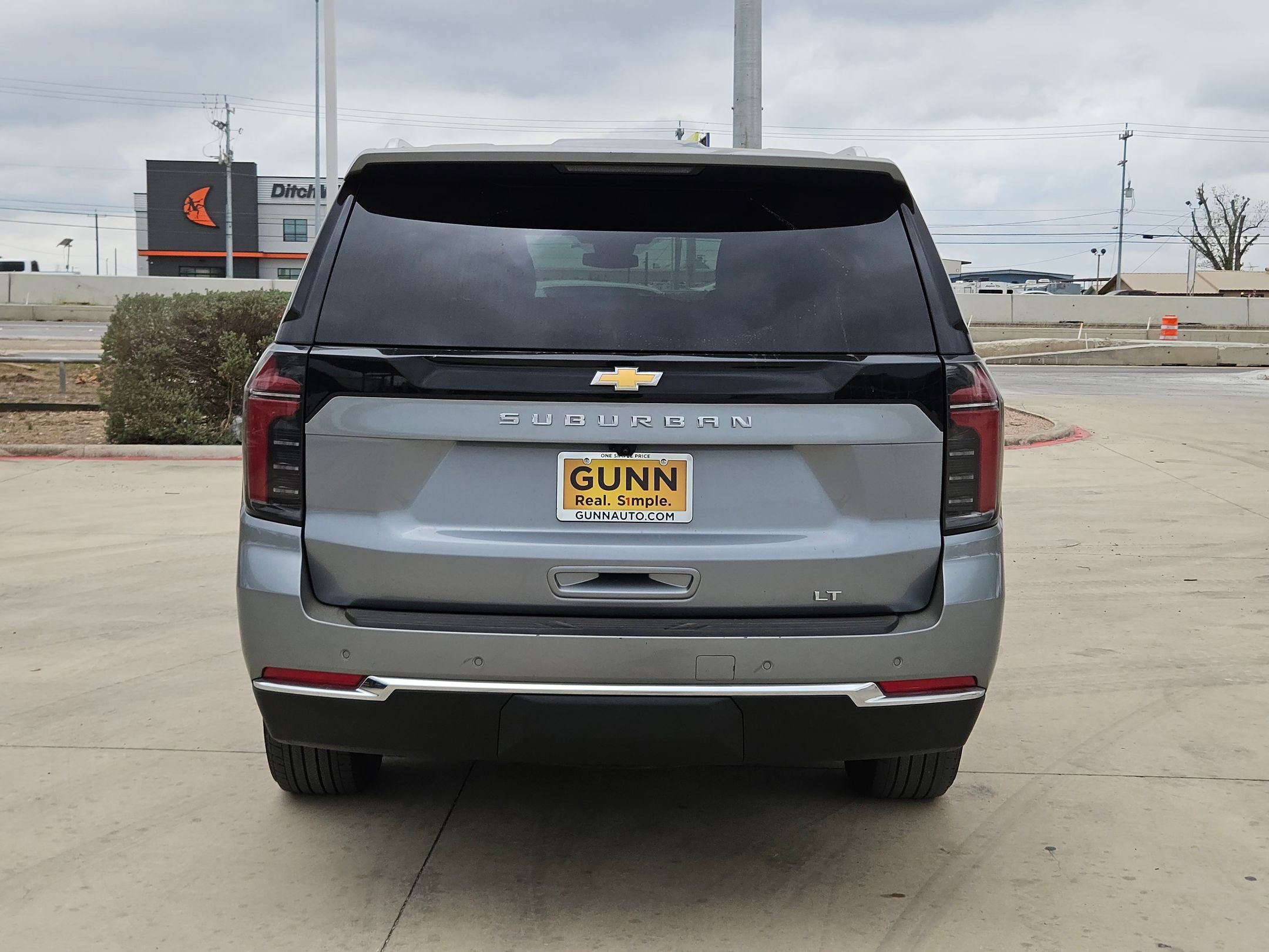 Certified 2025 Chevrolet Suburban LT AWD/4WD image 4