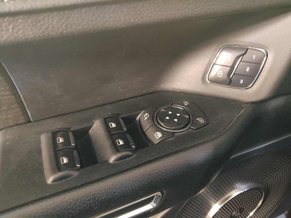 Used 2018 Ford Expedition Limited w/ Equipment Group 301A RWD image 27
