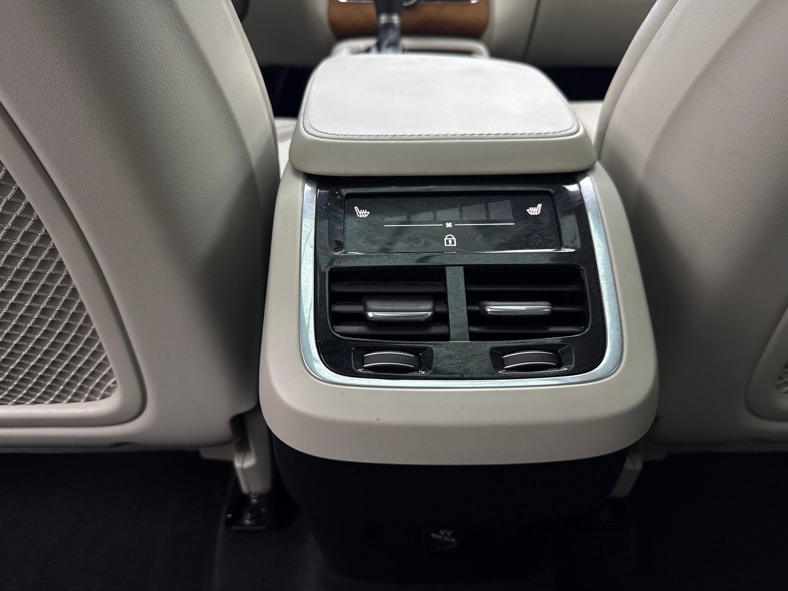 Used 2018 Volvo XC90 T6 Inscription w/ Luxury Package AWD/4WD image 39