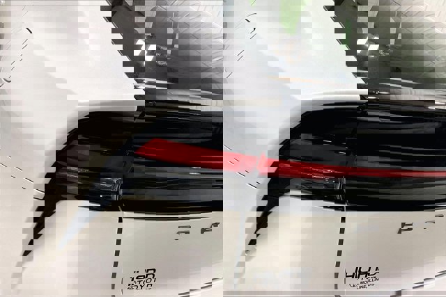 Used 2025 Toyota Prius XLE image 30