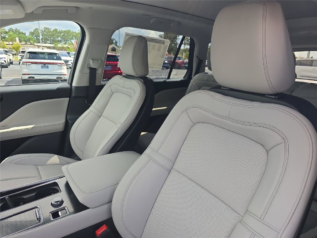 New 2026 Lincoln Aviator Reserve w/ Jet Appearance Package RWD image 16