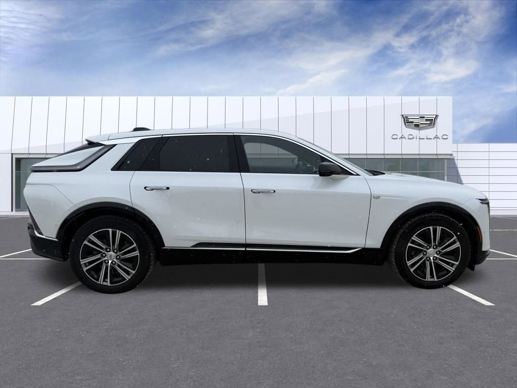 Certified 2024 Cadillac Lyriq Luxury image 2