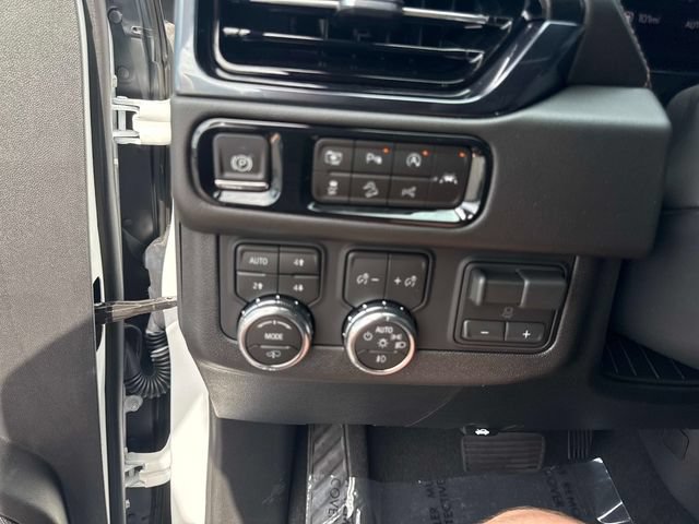 New 2026 GMC Yukon XL AT4 w/ AT4 Premium Plus Package AWD/4WD image 37