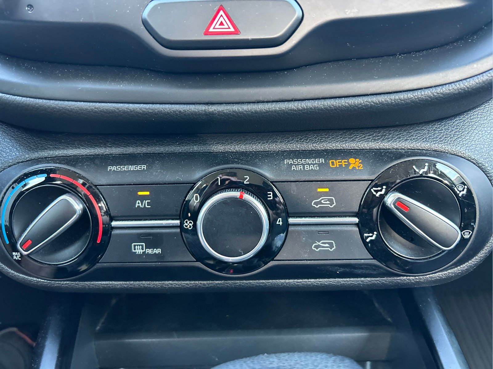 Used 2020 Kia Soul LX FWD image 31