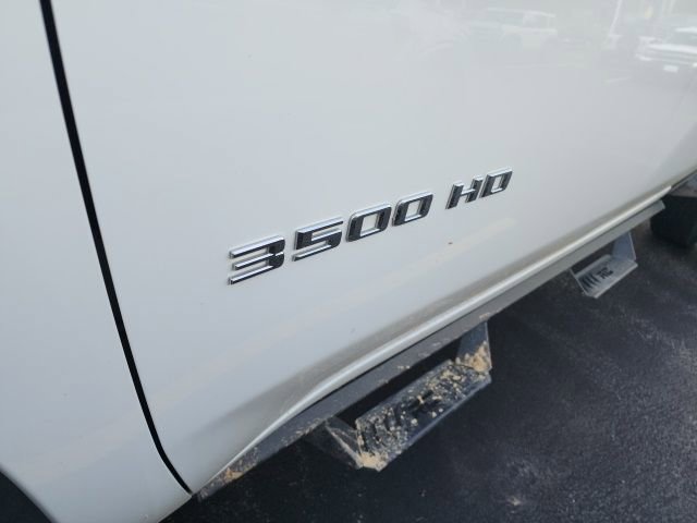 Used 2021 Chevrolet Silverado 3500 LT w/ Convenience Package AWD/4WD image 3