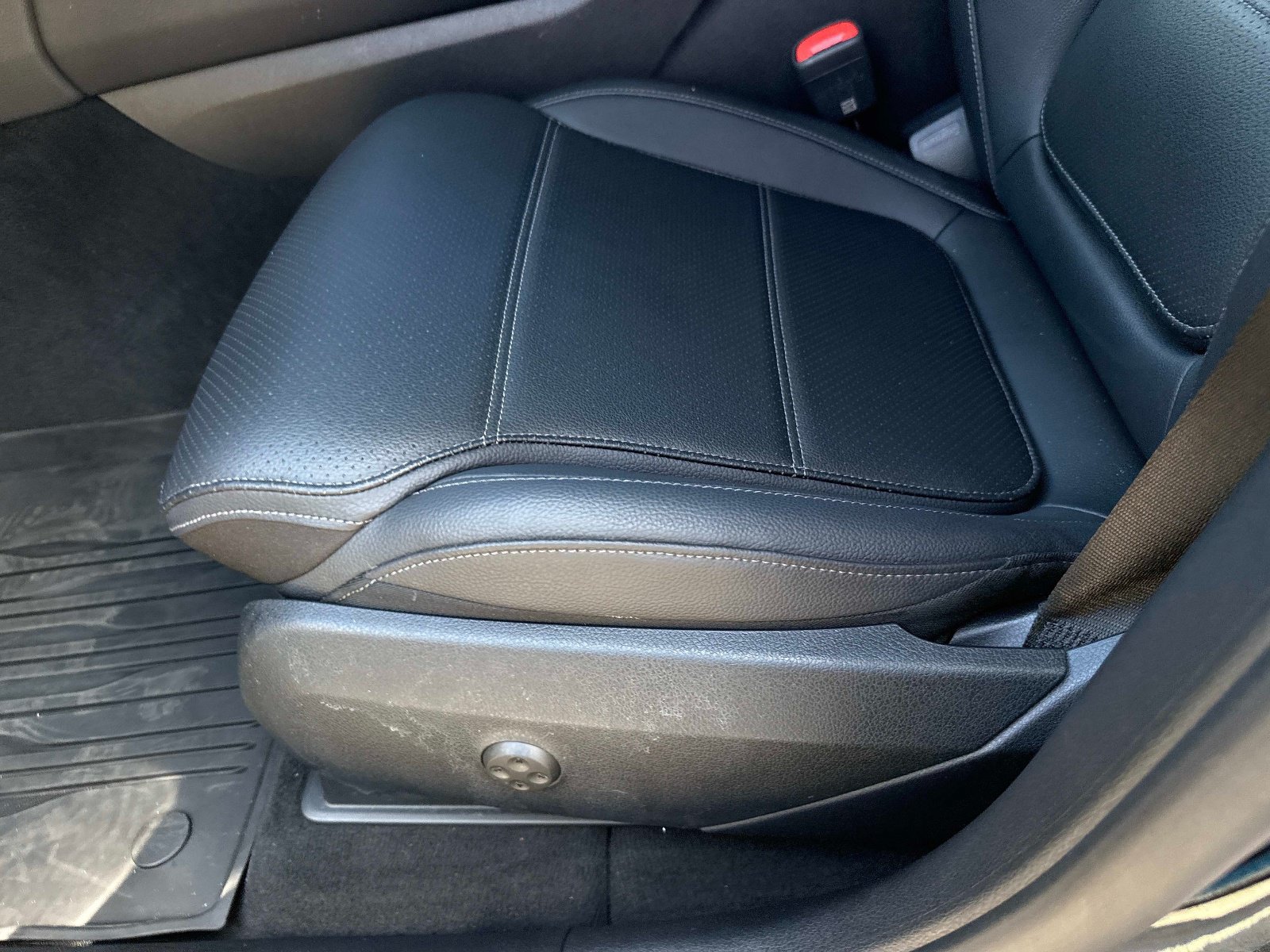 Certified 2025 Mercedes-Benz GLC 300 image 20