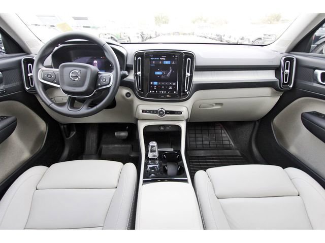Used 2025 Volvo XC40 B5 Plus w/ Protection Package Premier image 8