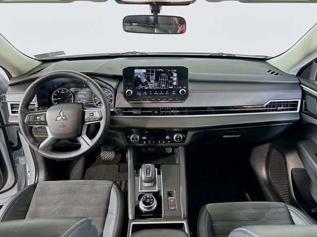 Used 2023 Mitsubishi Outlander SE image 19