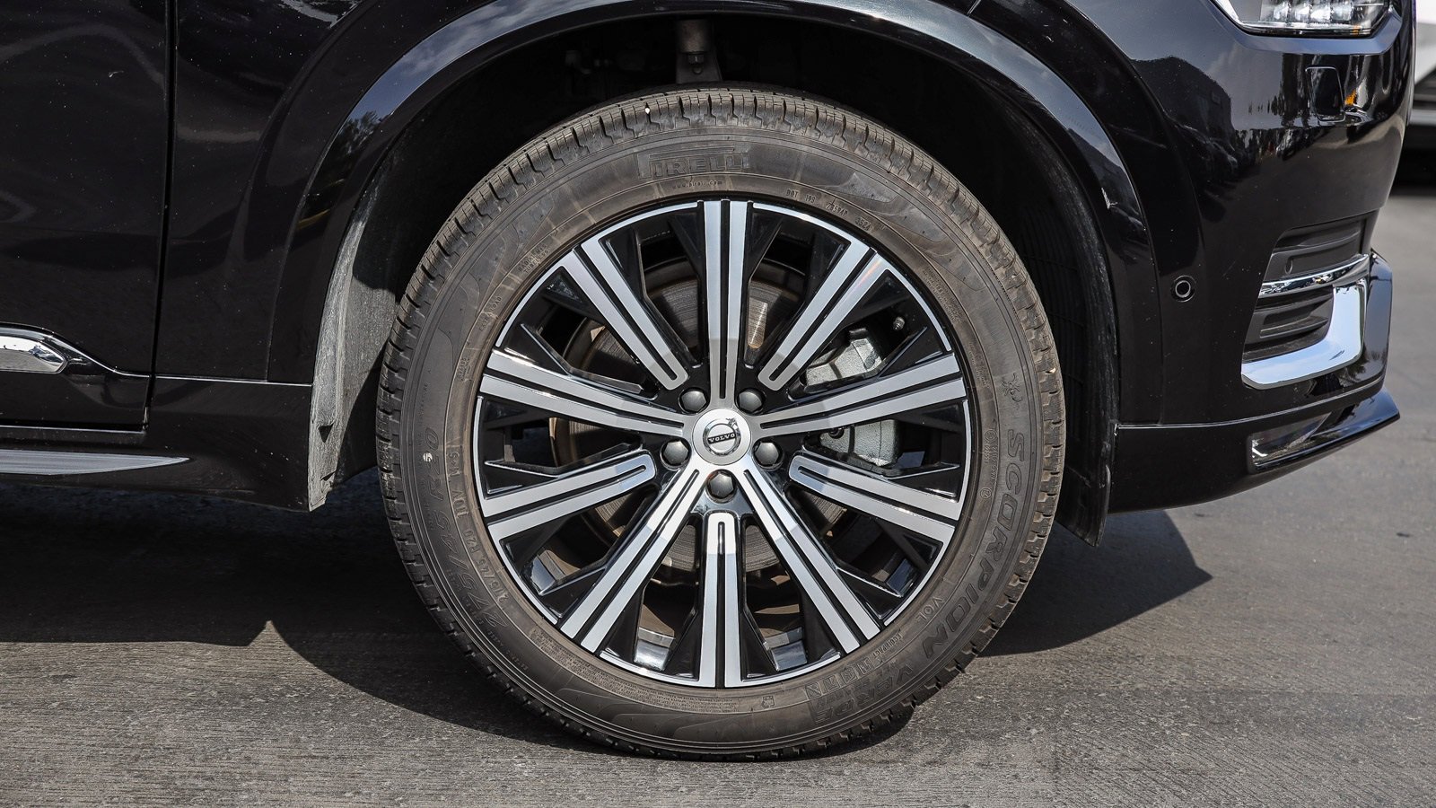 Used 2025 Volvo XC90 B6 Ultra image 6