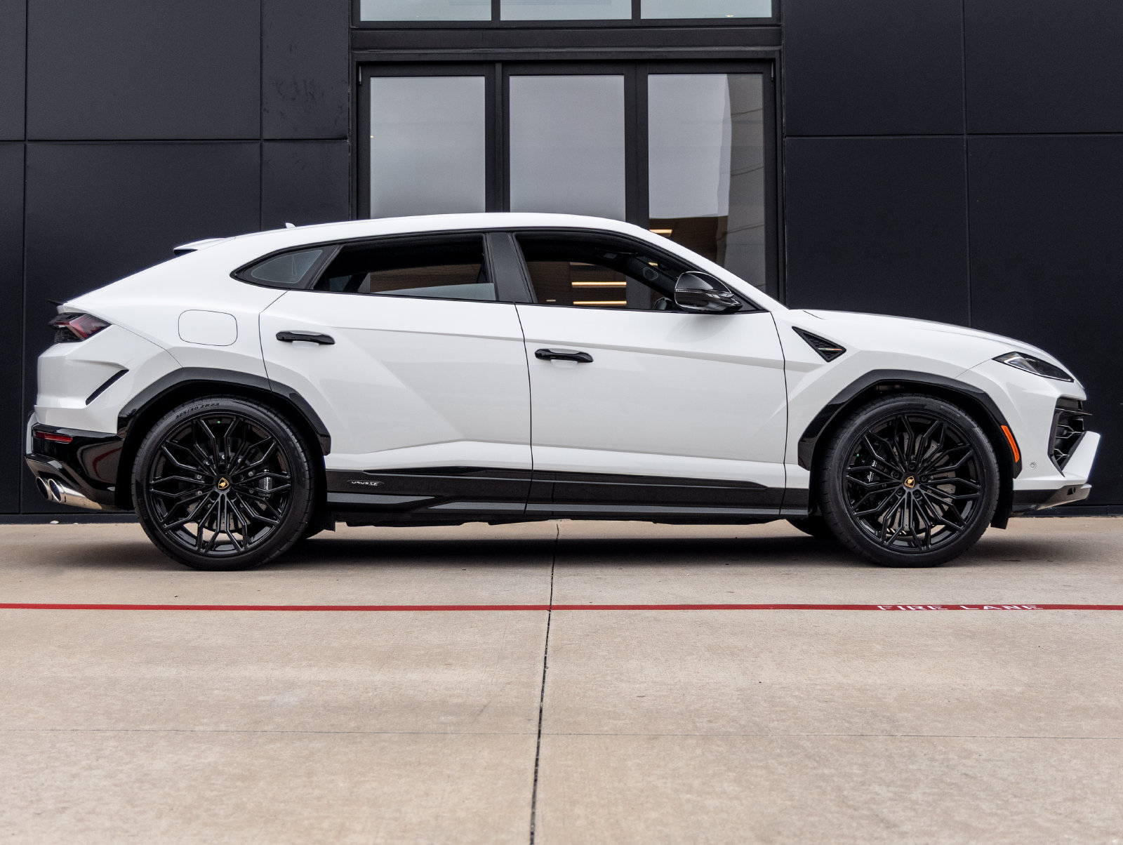 Used 2025 Lamborghini Urus S AWD/4WD image 10
