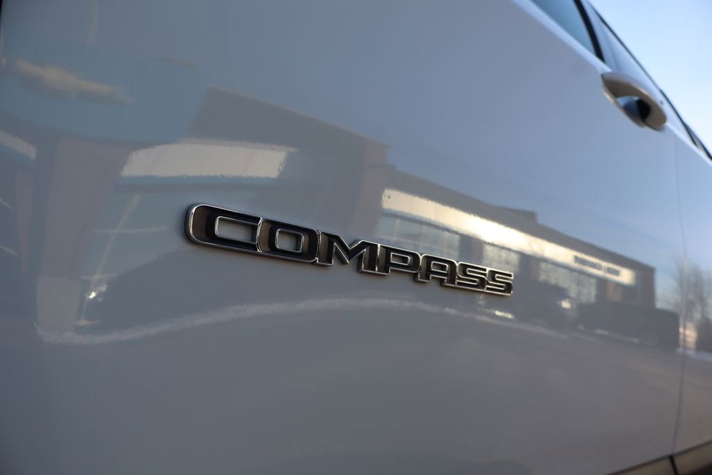 Used 2024 Jeep Compass Limited image 8