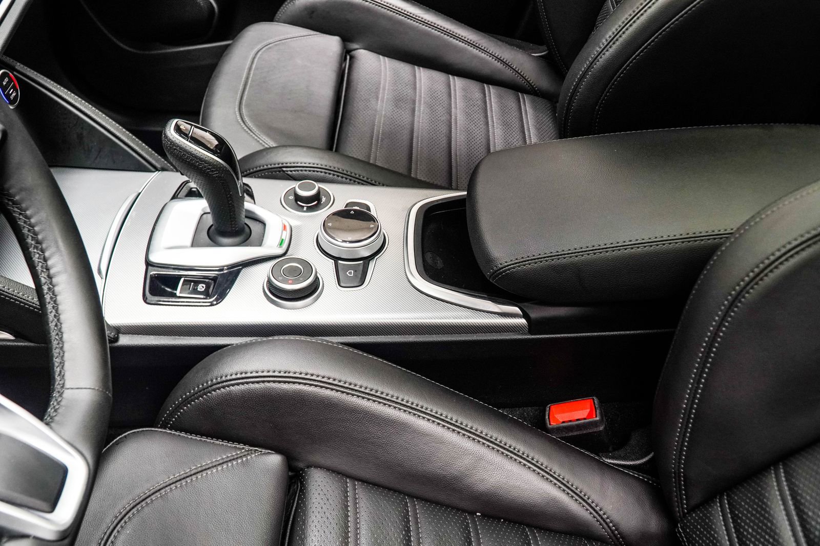 Used 2023 Alfa Romeo Stelvio Veloce AWD/4WD image 20