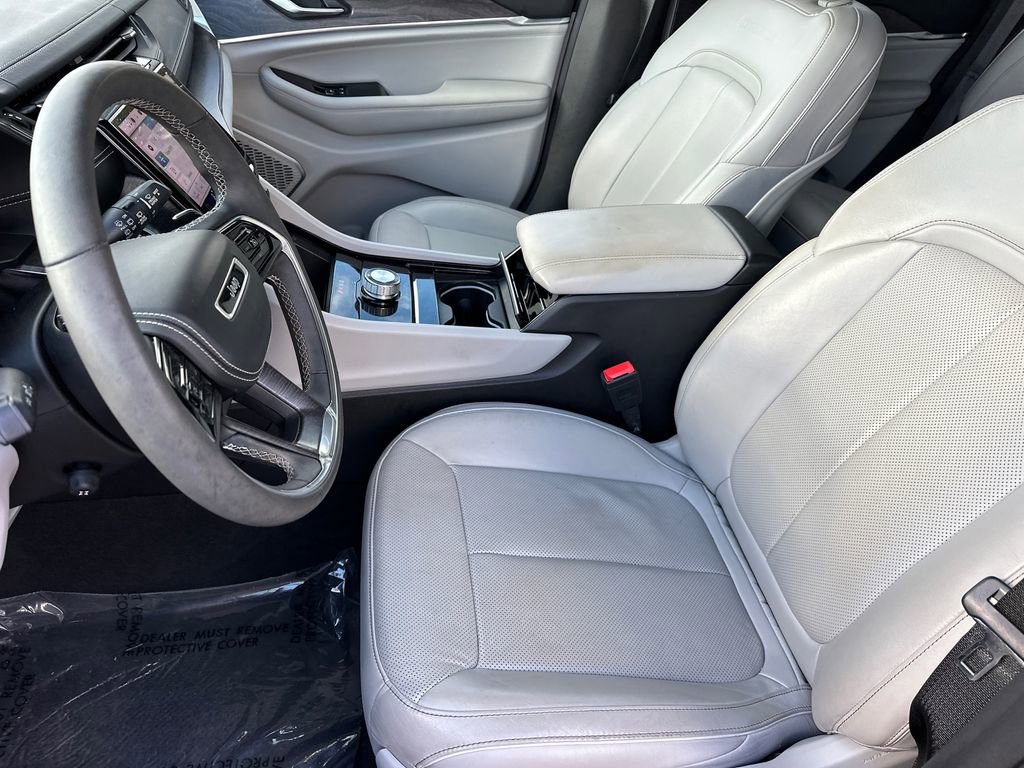 Used 2023 Jeep Grand Cherokee Overland image 9