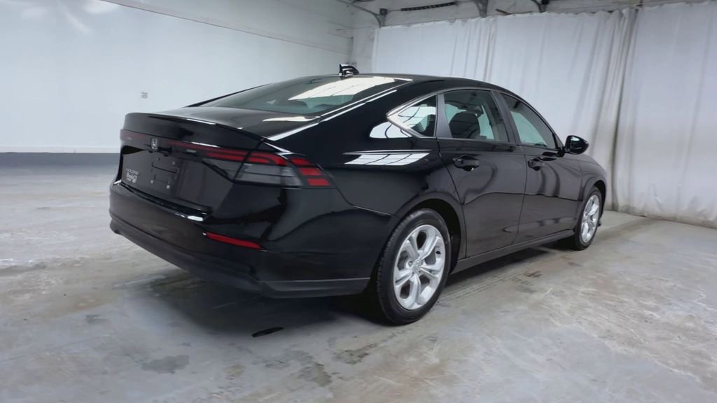 Used 2025 Honda Accord LX image 8