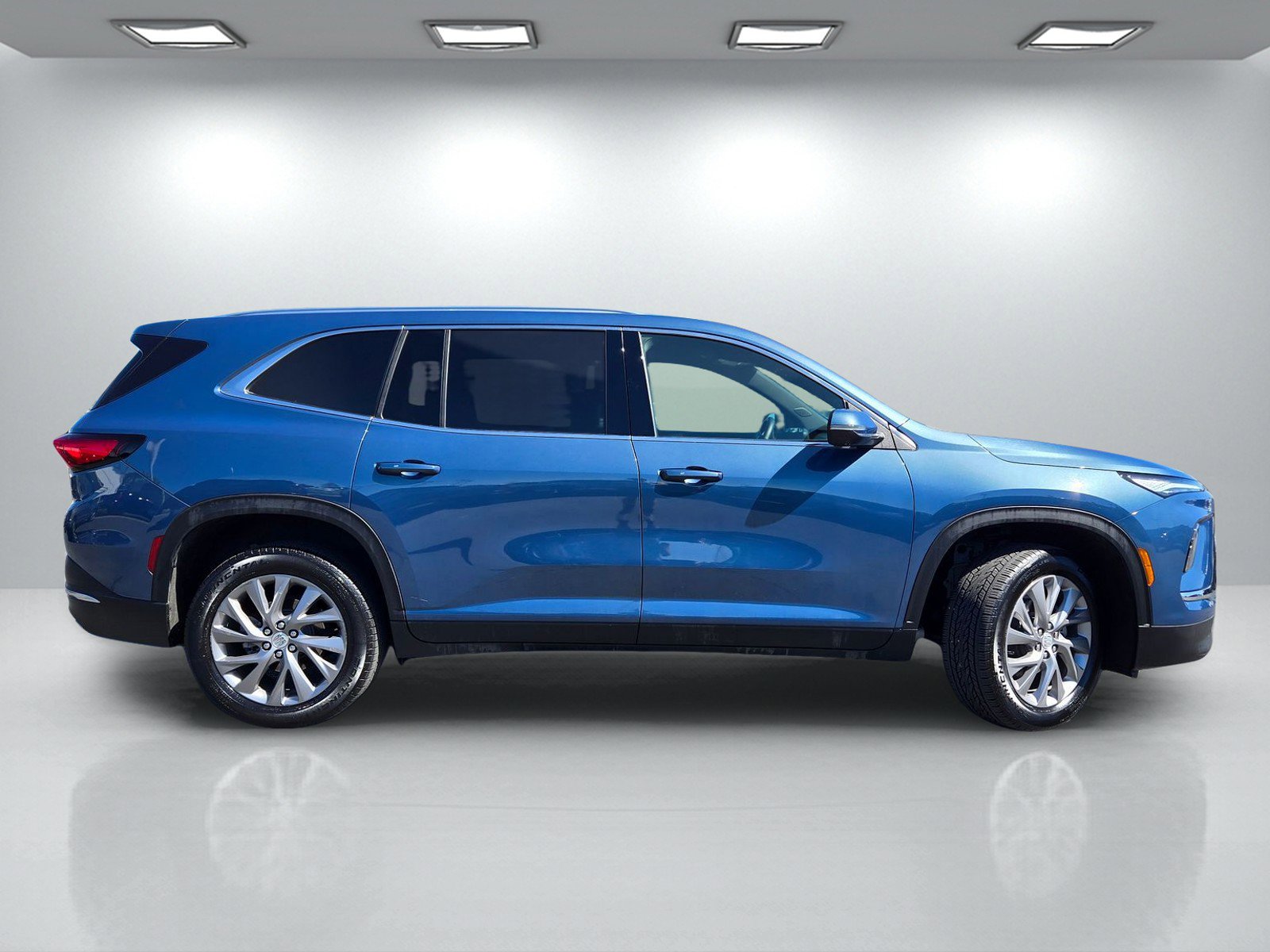 Certified 2025 Buick Enclave Preferred image 3