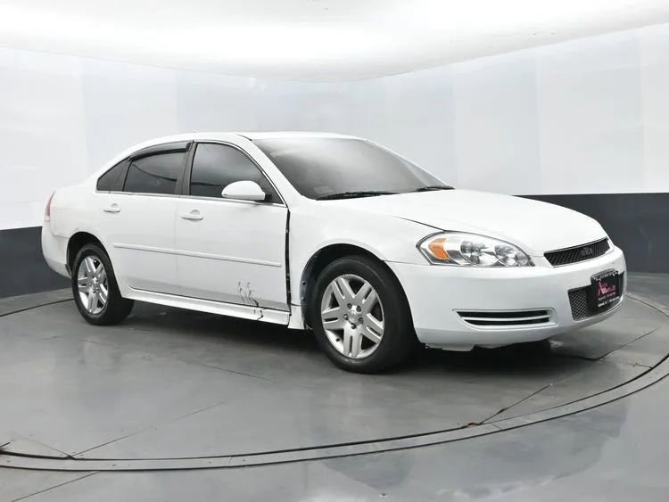 Used 2013 Chevrolet Impala LT w/ LT Sunroof Package FWD image 2