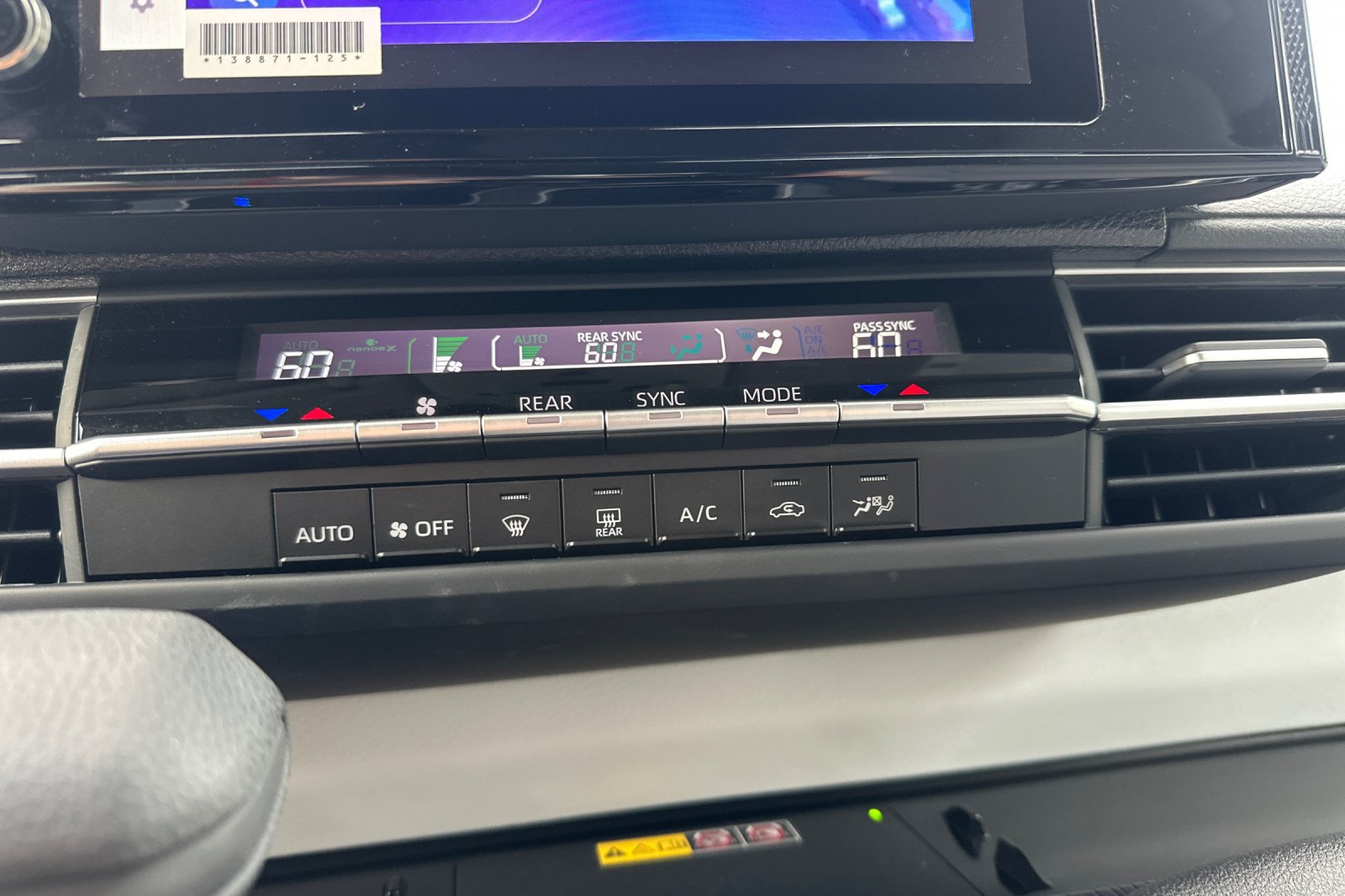 Certified 2026 Toyota Sienna LE FWD image 29