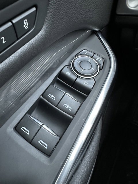 Used 2025 Cadillac XT4 Premium Luxury image 17