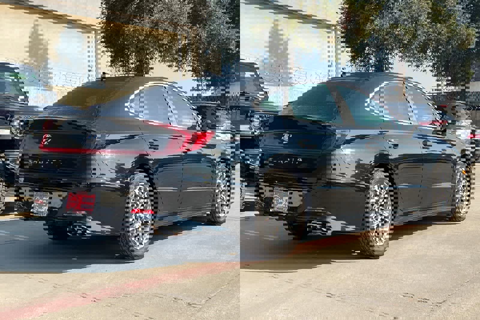 Used 2021 Hyundai Sonata SEL w/ Convenience Package image 3