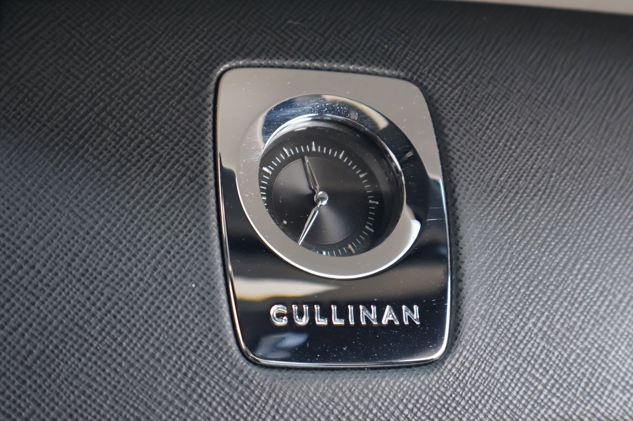 Certified 2022 Rolls-Royce Cullinan AWD/4WD image 27