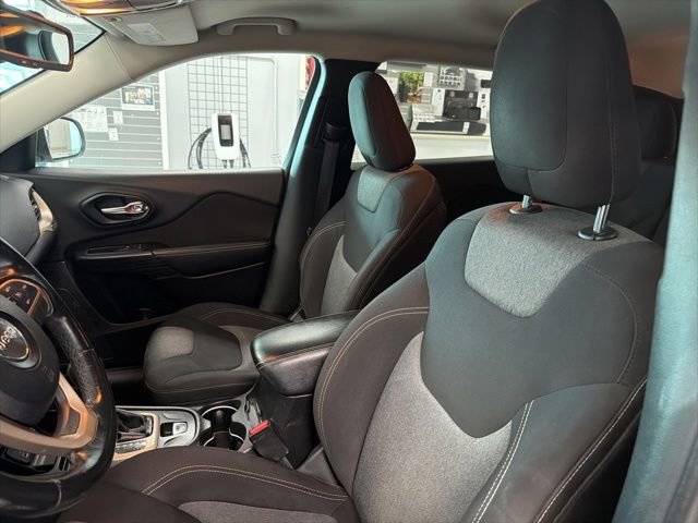 Used 2014 Jeep Cherokee Latitude FWD image 15