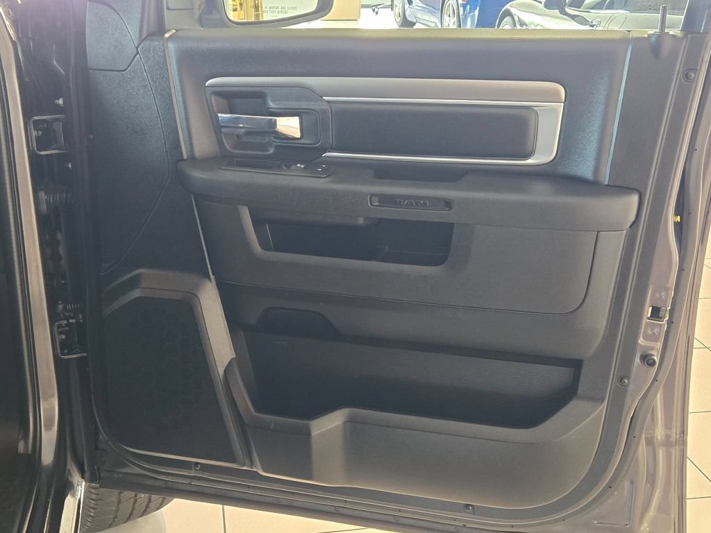 Used 2022 RAM 1500 Warlock AWD/4WD image 5