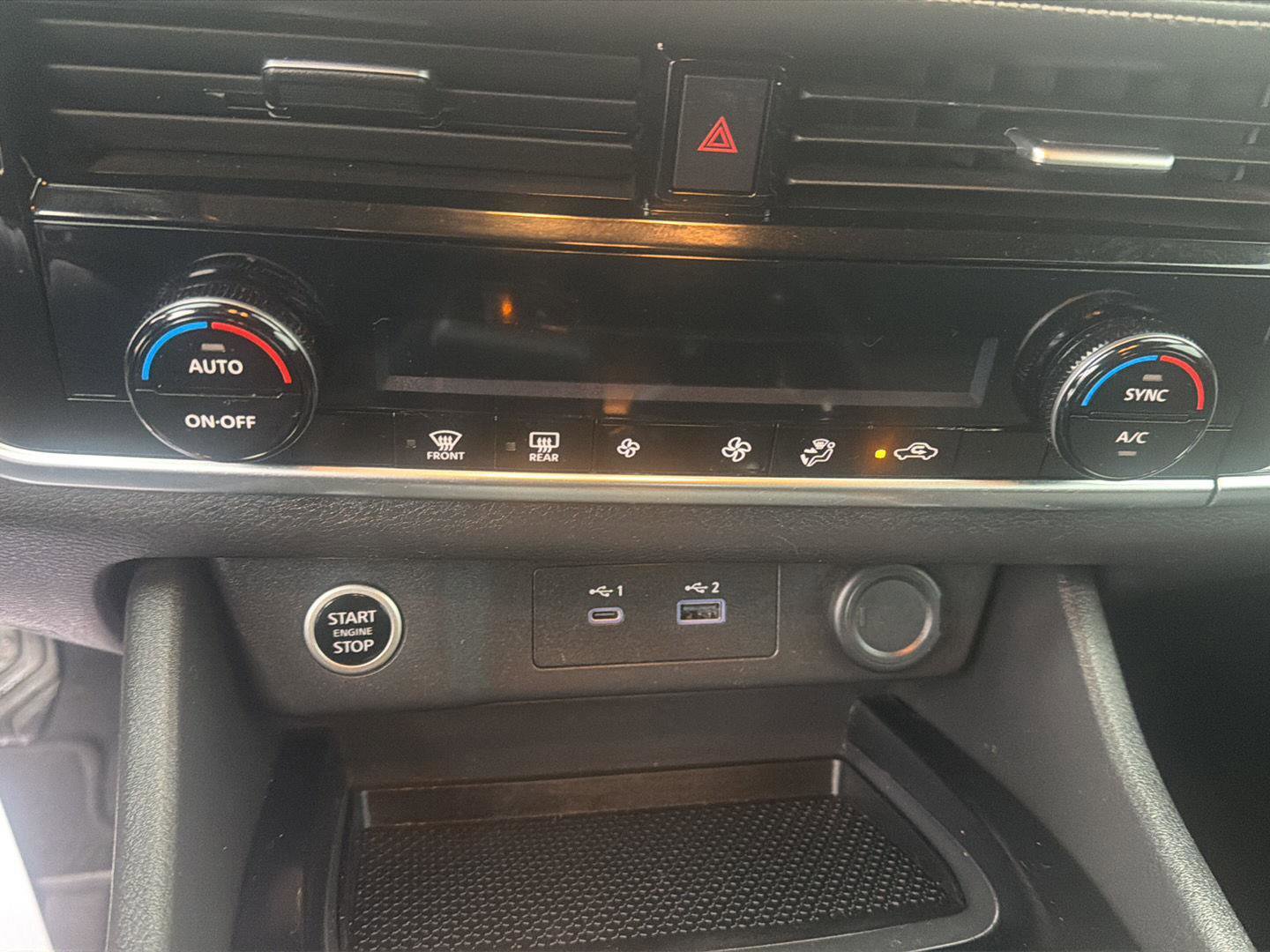 Used 2022 Nissan Rogue SV image 26