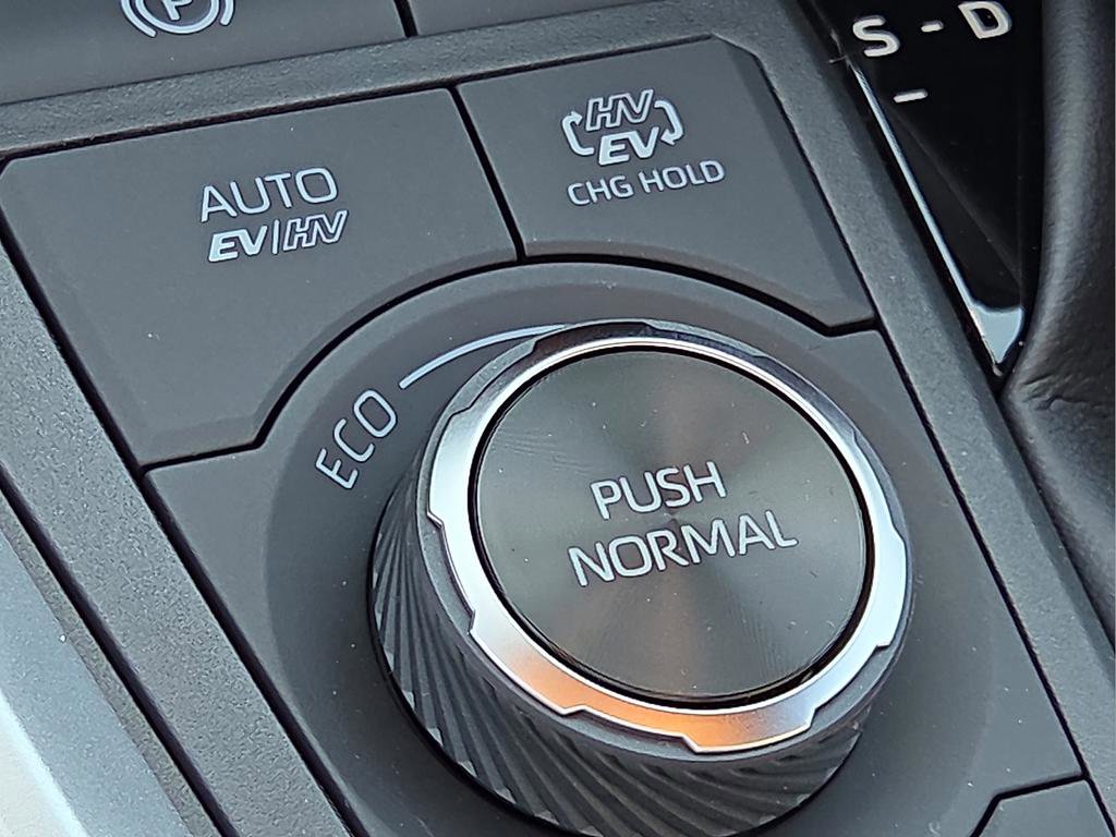New 2025 Toyota RAV4 SE image 22
