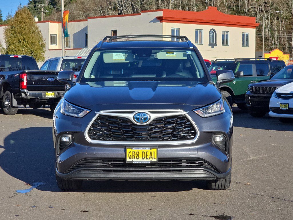 Used 2020 Toyota Highlander XLE image 3