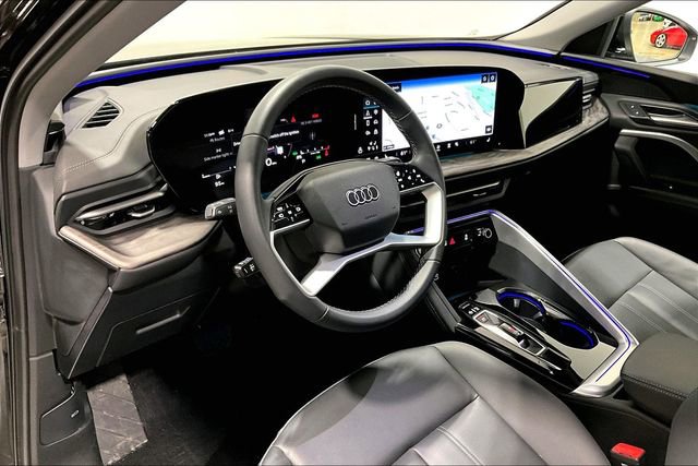 Used 2025 Audi Q5 Premium w/ Convenience Package AWD/4WD image 7