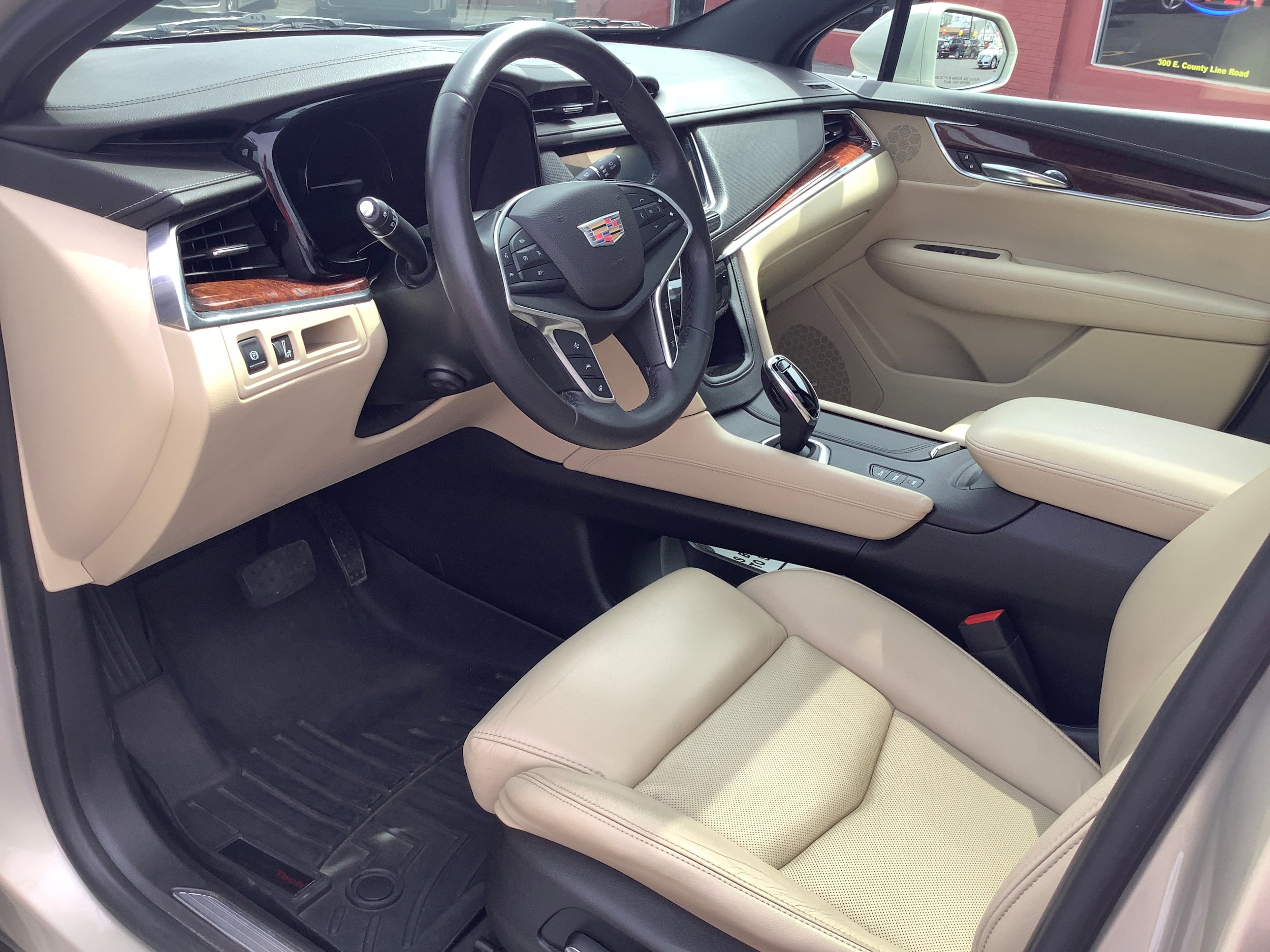 Used 2017 Cadillac XT5 Premium Luxury AWD/4WD image 11
