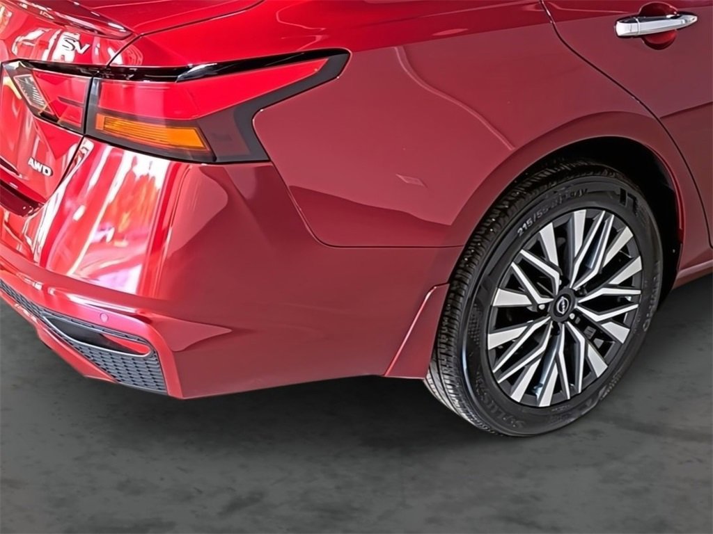 Used 2024 Nissan Altima 2.5 SV w/ SV Premium Package image 12