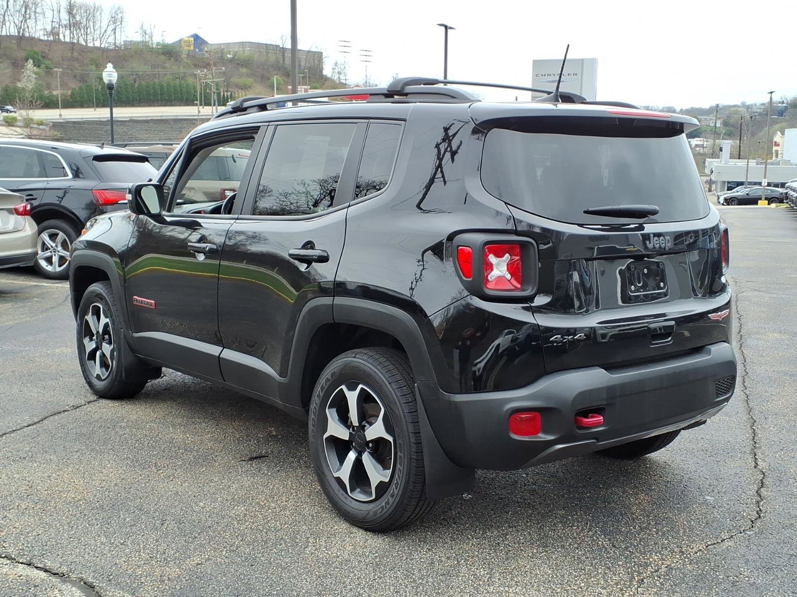 Certified 2022 Jeep Renegade Trailhawk w/ Sun/Sound Group AWD/4WD image 3