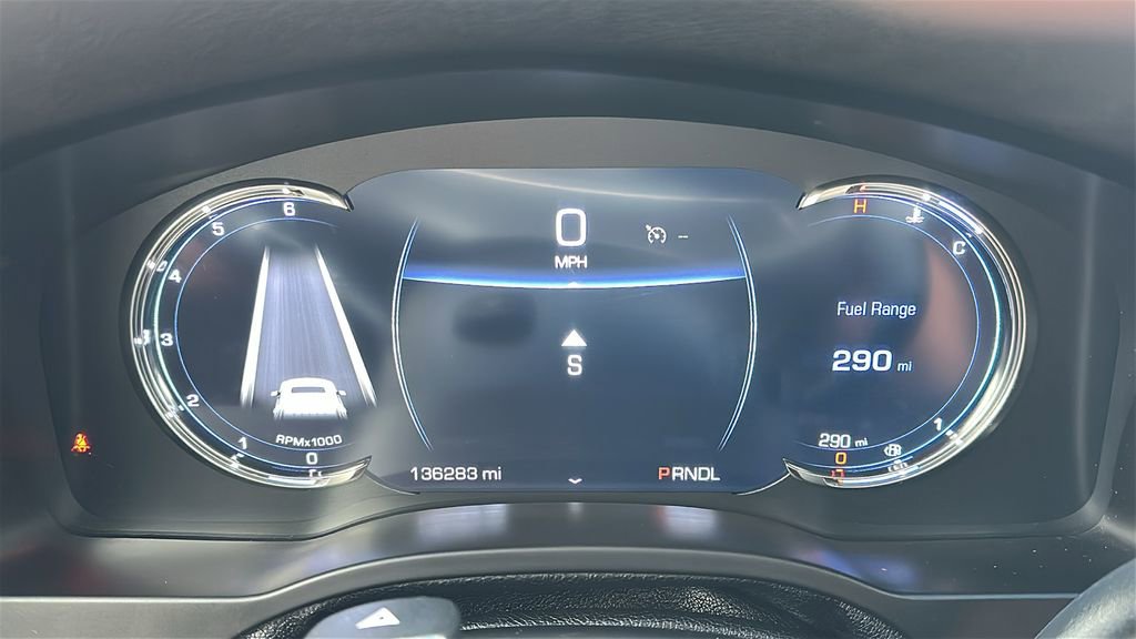 Used 2018 Cadillac Escalade Premium Luxury image 2