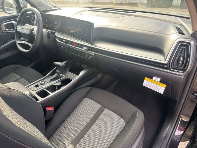 New 2026 Kia Sorento LX FWD image 16