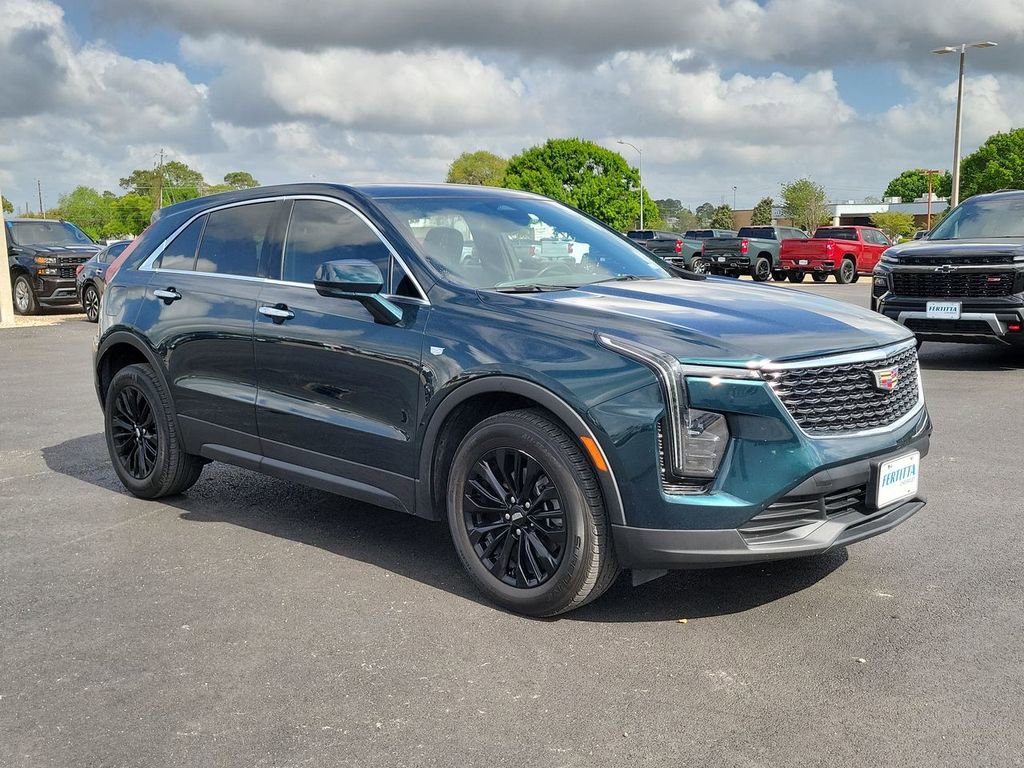 Certified 2024 Cadillac XT4 Luxury w/ Cold Weather Package image 19