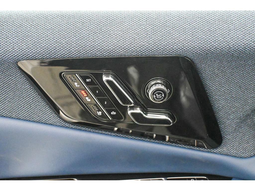 New 2026 Cadillac Optiq Luxury 2 image 17