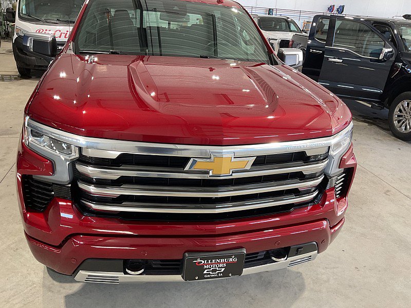 Used 2023 Chevrolet Silverado 1500 High Country w/ High Country Premium Package image 3