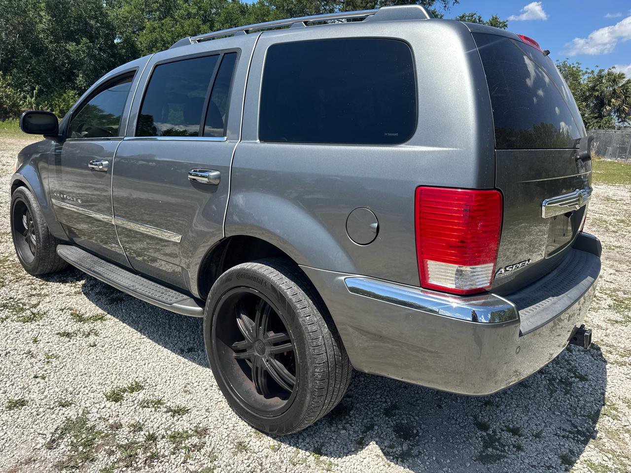 Used 2007 Chrysler Aspen Limited AWD/4WD image 6