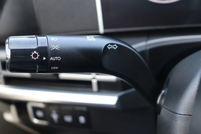 Used 2025 Hyundai Santa Fe SEL FWD image 23