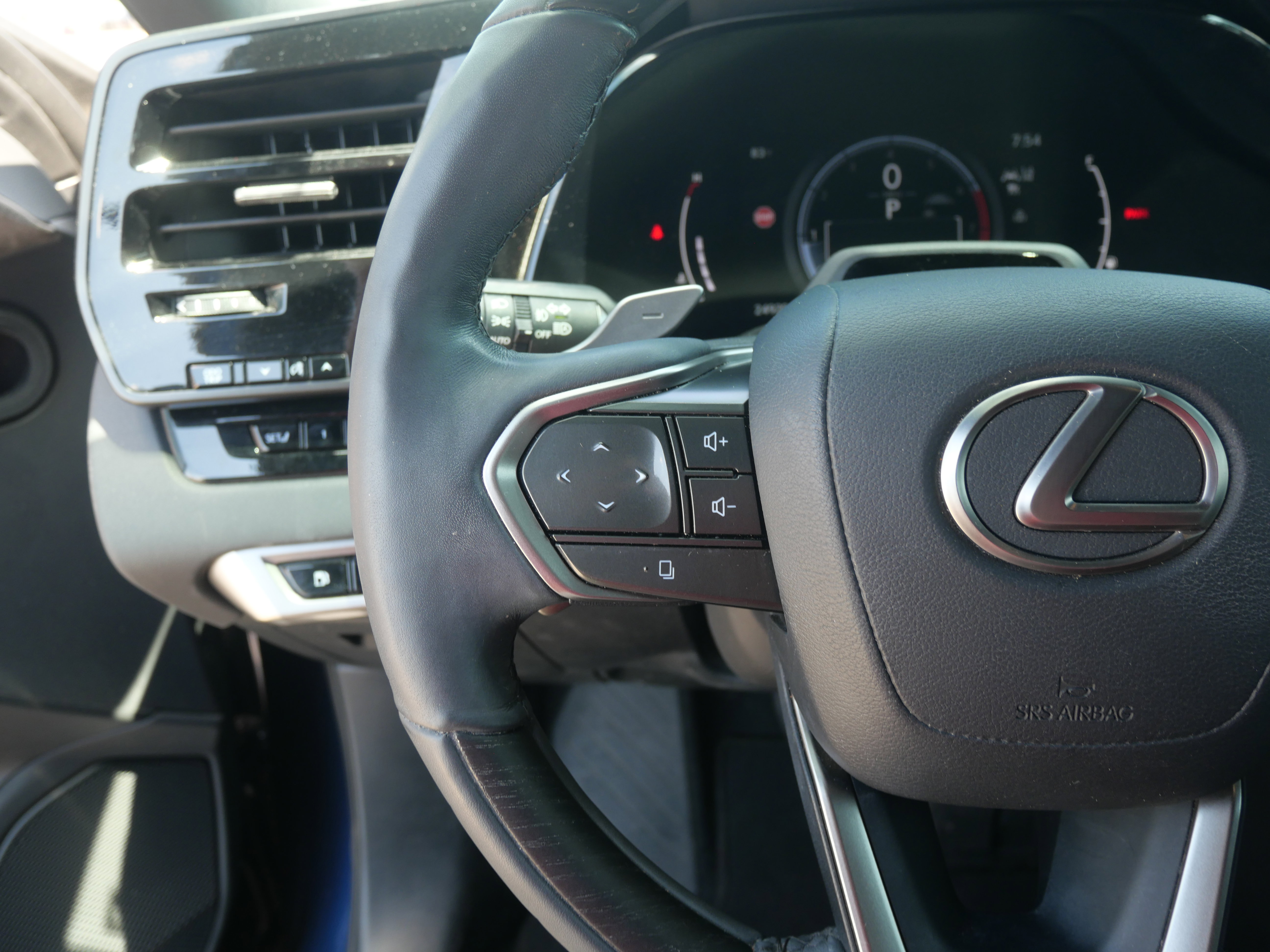 Used 2023 Lexus RX 350 w/ Luxury Package image 10