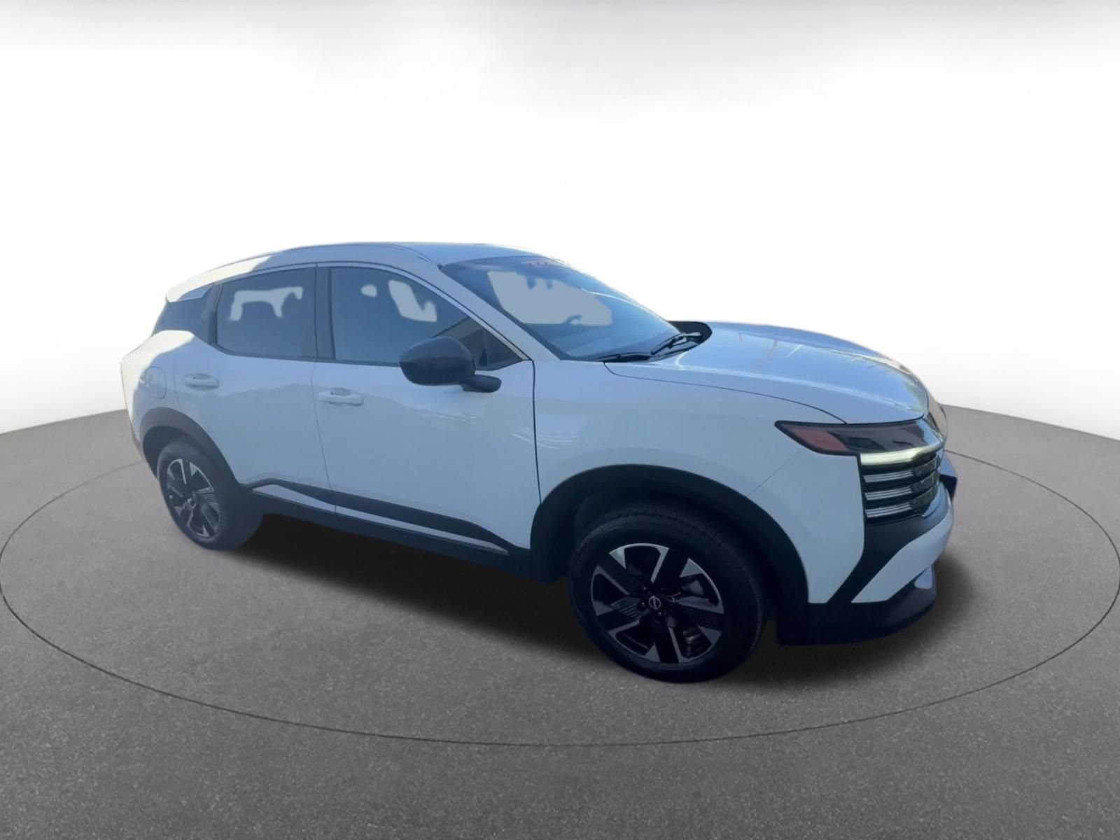 Used 2026 Nissan Kicks SV w/ Cold Weather Package AWD/4WD image 2