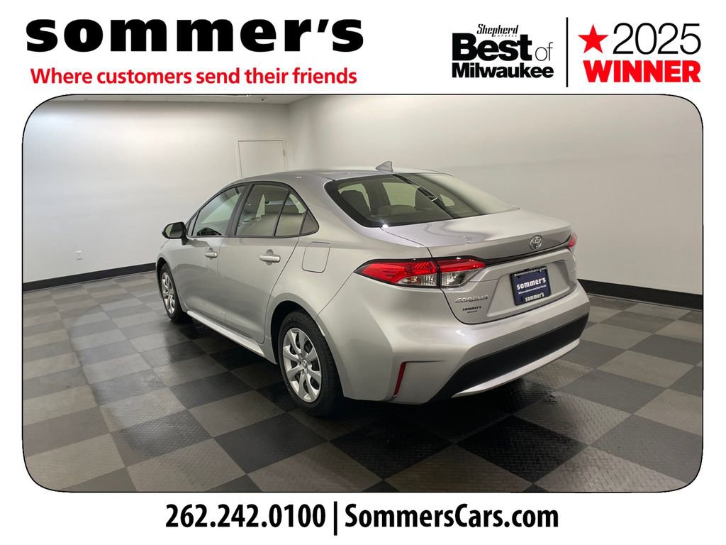 Used 2020 Toyota Corolla LE image 3