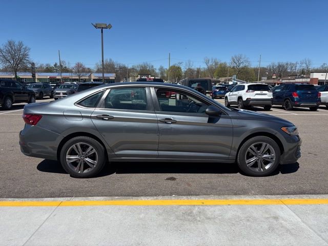 Used 2022 Volkswagen Jetta SE FWD image 5