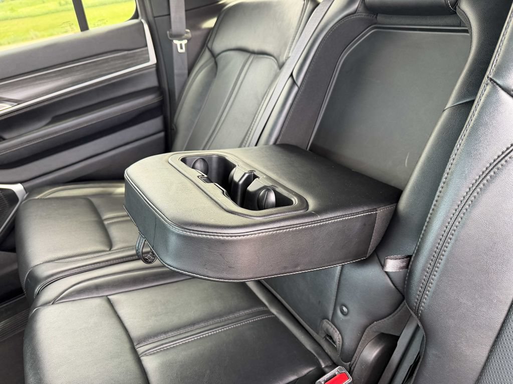 Used 2024 Jeep Wagoneer Series II w/ Flexible Seating Group AWD/4WD image 21
